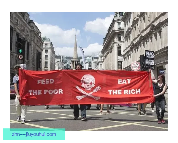 意大利欧洲杯十六强出局引发球迷热议与反思