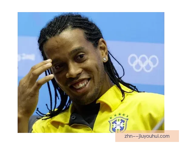 穆西亚拉透露最崇拜小罗并表达对巴西球星深厚敬意